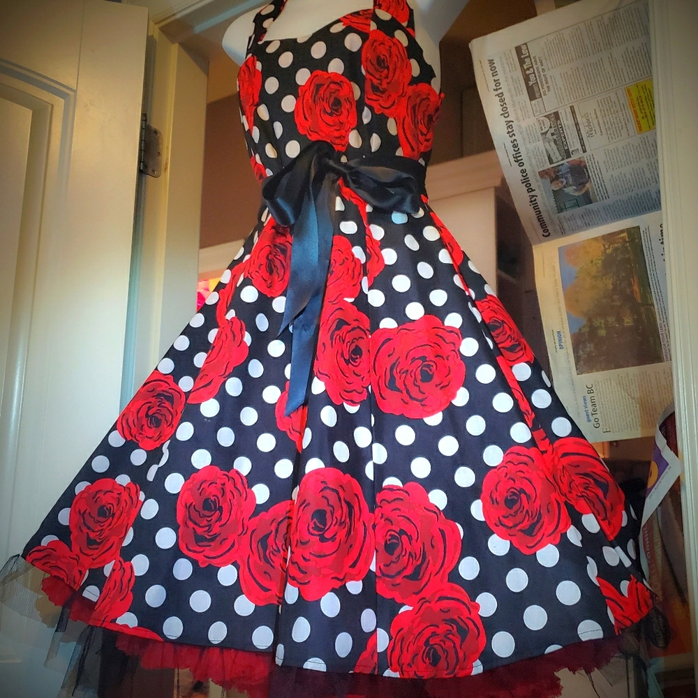Dress - Picture 8 of 8